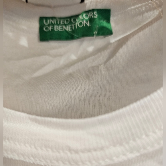 👕 2/$20 United colors of Benetton Tee - Picture 3 of 3